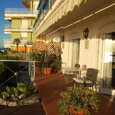 住宿加早餐酒店 Rita