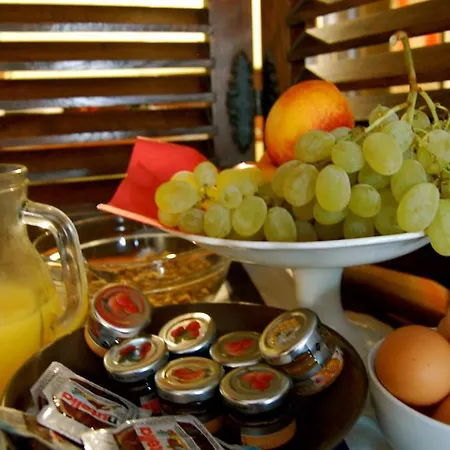 住宿加早餐酒店 Rita 3*