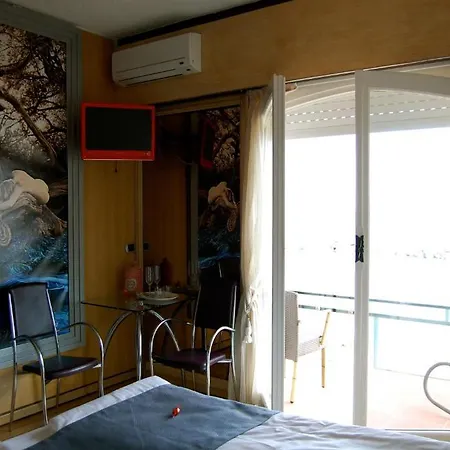 Alojamento de Acomodação e Pequeno-almoço Rita Sanremo