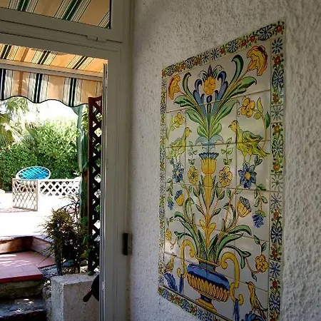 Alojamento de Acomodação e Pequeno-almoço Rita 3*