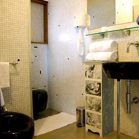 Rita Alojamento de Acomodação e Pequeno-almoço 3*